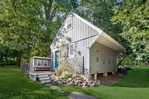 $1,195,000 | 17 Topsfield Road, Wenham, MA 01984