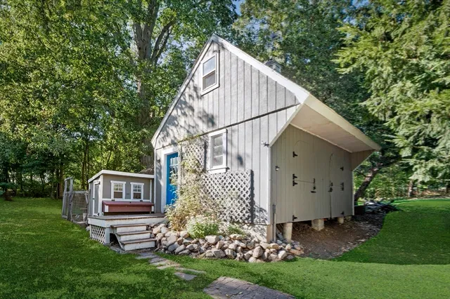 $1,195,000 | 17 Topsfield Road, Wenham, MA 01984