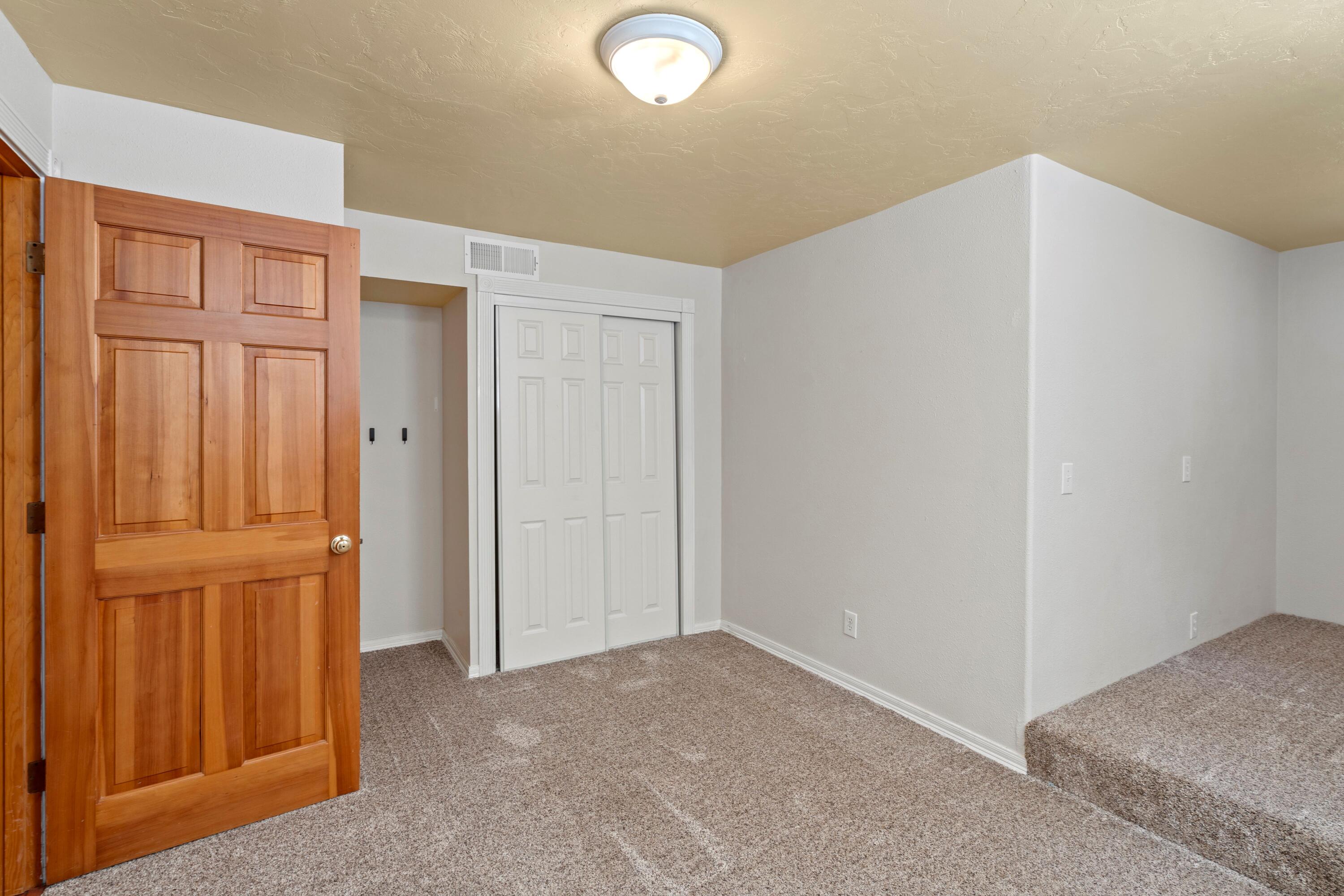 6397 Pioneer Road Medford, OR 97501 - Photo 32 of 44 Guest Bedroom 2