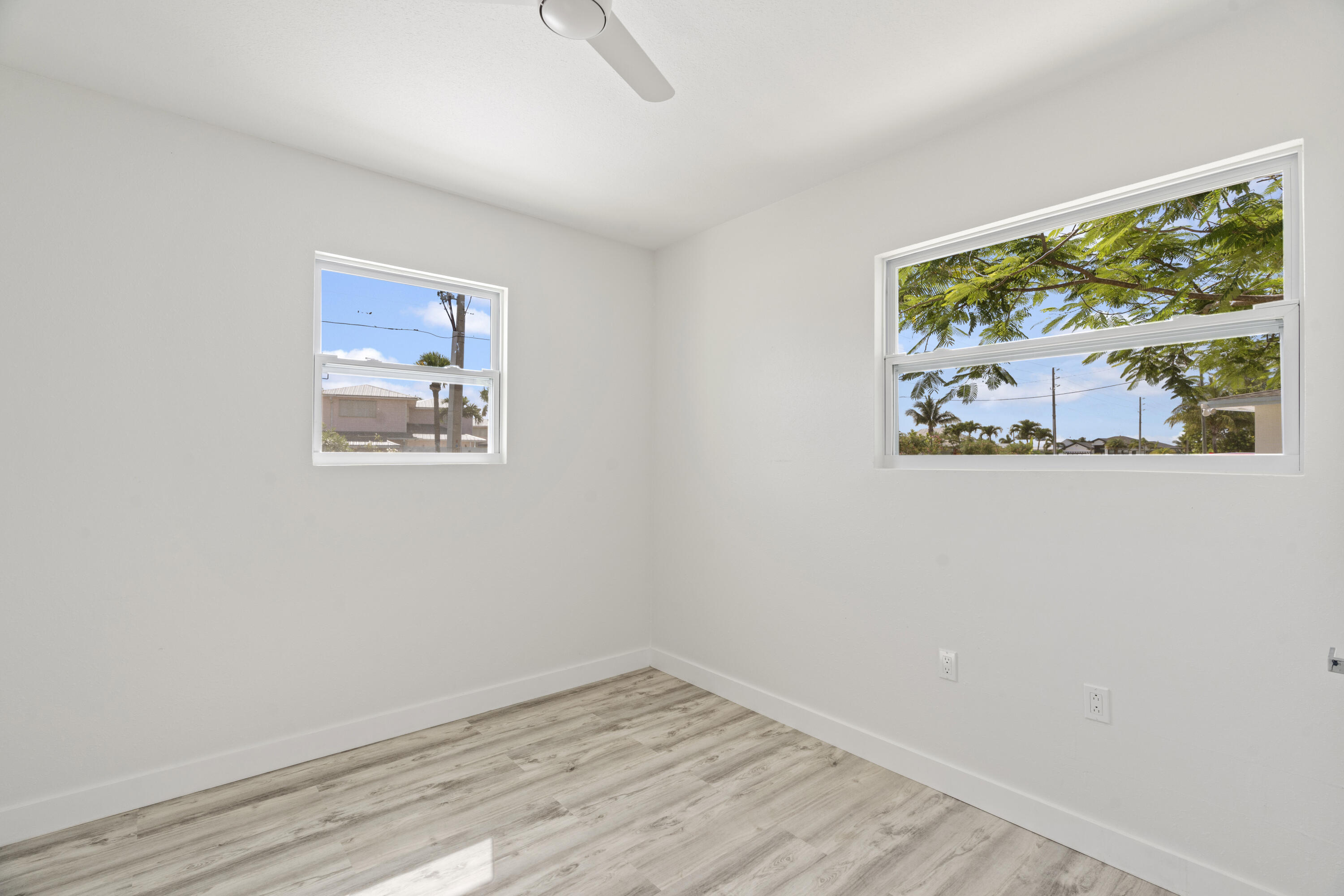 662 Granada Street Fort Pierce, FL 34949 - Photo 22 of 48 an empty room with a window
