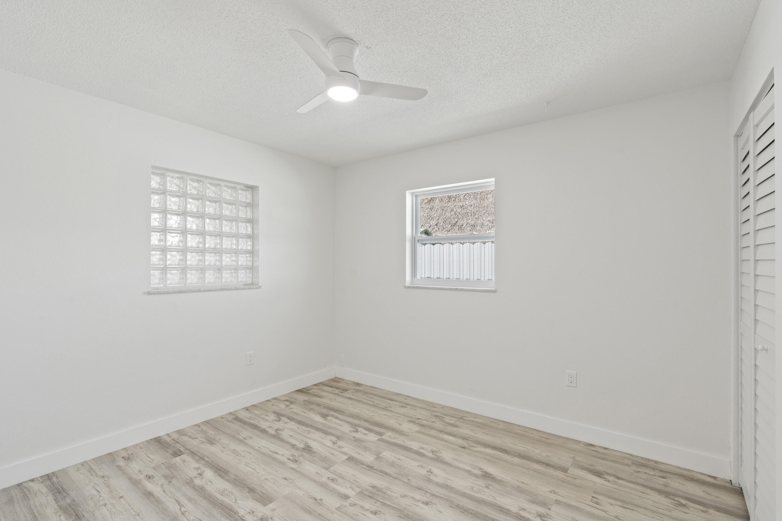 662 Granada Street Fort Pierce, FL 34949 - Photo 31 of 48 an empty room with a window