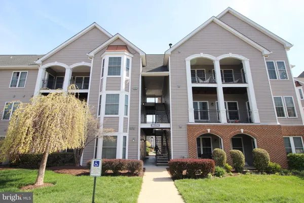 $2,950 | 46598 Drysdale Terrace, Unit 303, Sterling, VA 20165