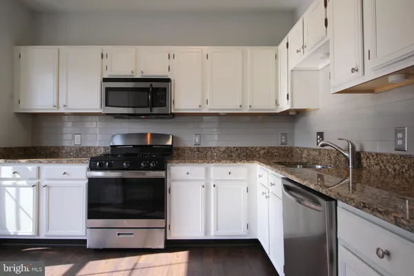 $2,950 | 46598 Drysdale Terrace, Unit 303, Sterling, VA 20165