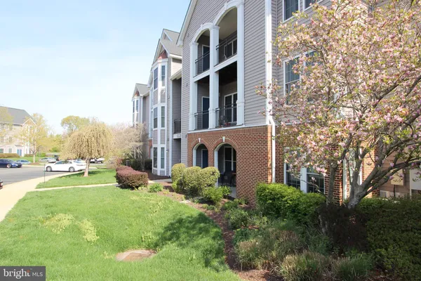 $2,950 | 46598 Drysdale Terrace, Unit 303, Sterling, VA 20165