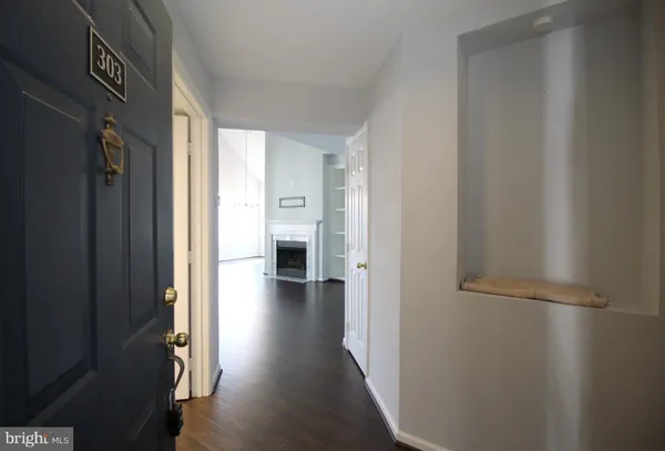 $2,950 | 46598 Drysdale Terrace, Unit 303, Sterling, VA 20165