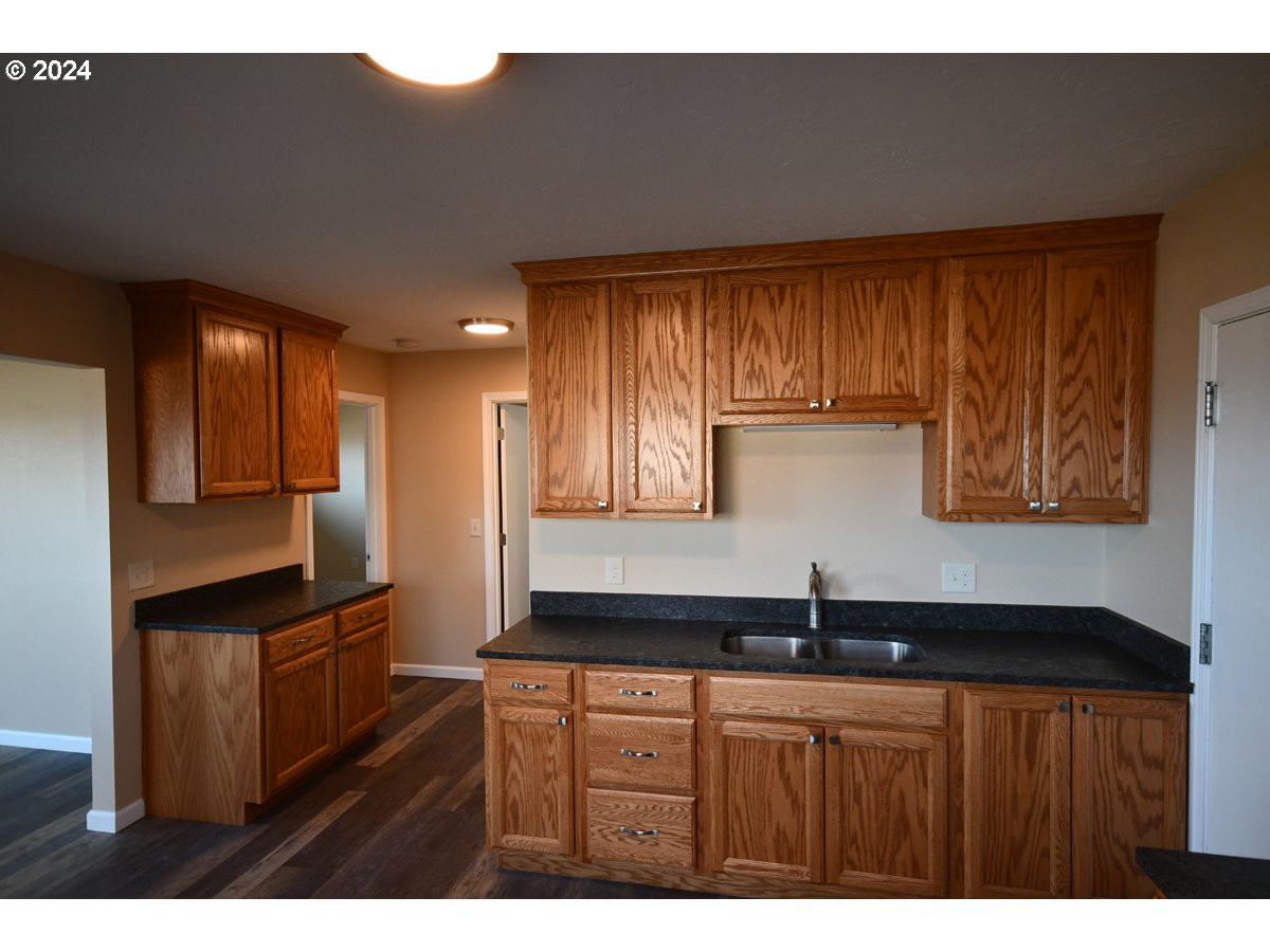 4675 Cherry Heights Road The Dalles, OR 97058 - Photo 6 of 24 Gallery Image 6