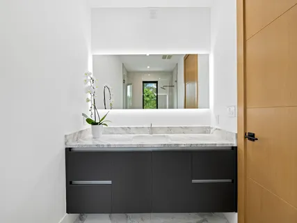 $10,200,000 | 111 Fiesta Way, Fort Lauderdale, FL 33301