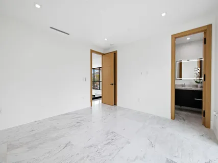 $10,200,000 | 111 Fiesta Way, Fort Lauderdale, FL 33301