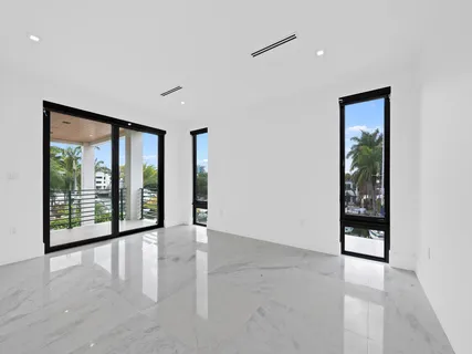 $10,200,000 | 111 Fiesta Way, Fort Lauderdale, FL 33301