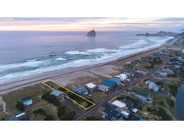 a black and white photo of a room