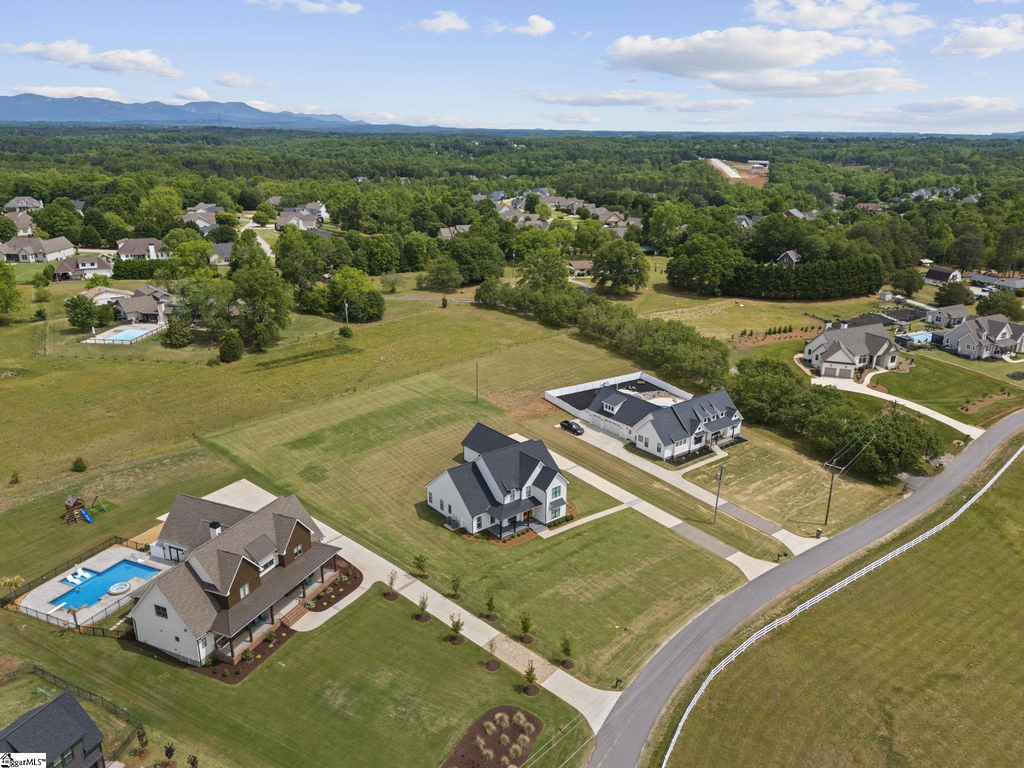 402 Old Batson Road Taylors, SC 29687 - Photo 4 of 45
