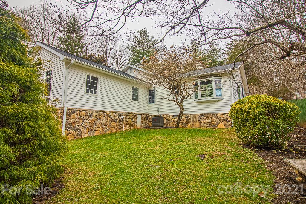 16 Old Bee Tree Road Swannanoa, NC 28778 - Photo 4 of 34 Gallery Image 4