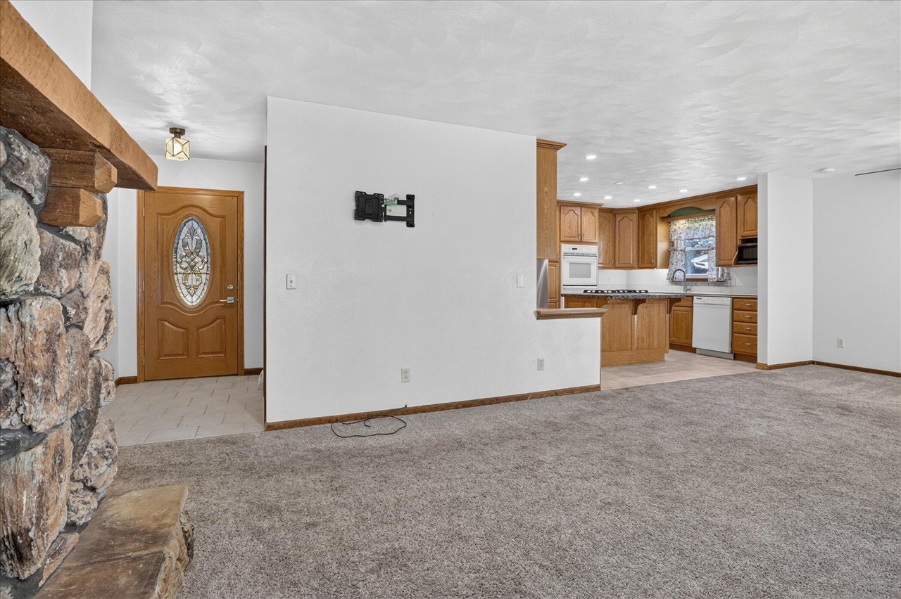 56800 Bow Drive Three Rivers, MI 49093 - Photo 7 of 44
