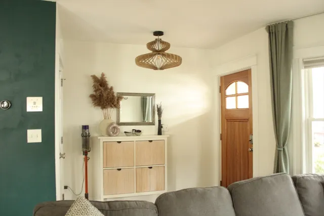 $4,700 | 11 Silvey Place, Unit 1, Somerville, MA 02143