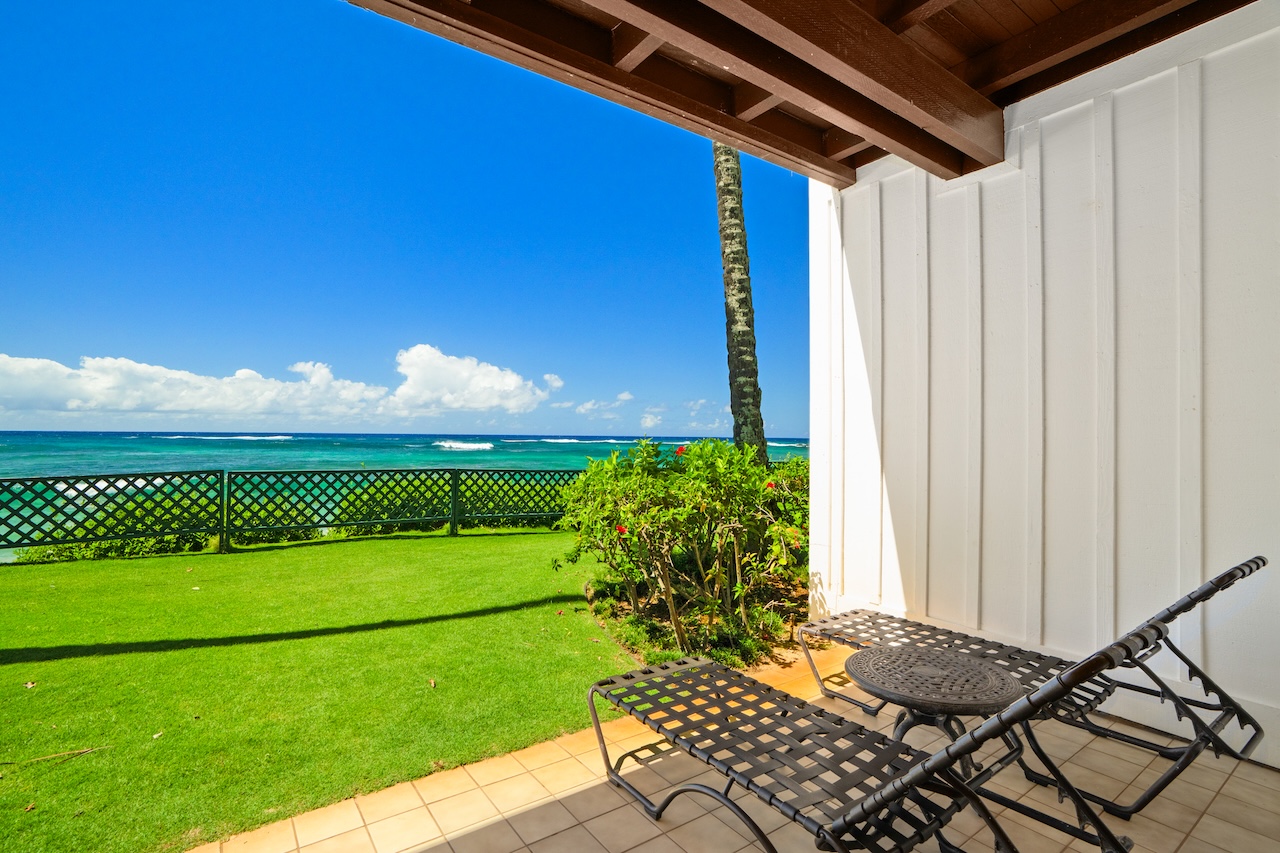 2253 Poipu Road, Unit 192 Koloa, HI 96756 - Photo 18 of 27 a backyard of a house