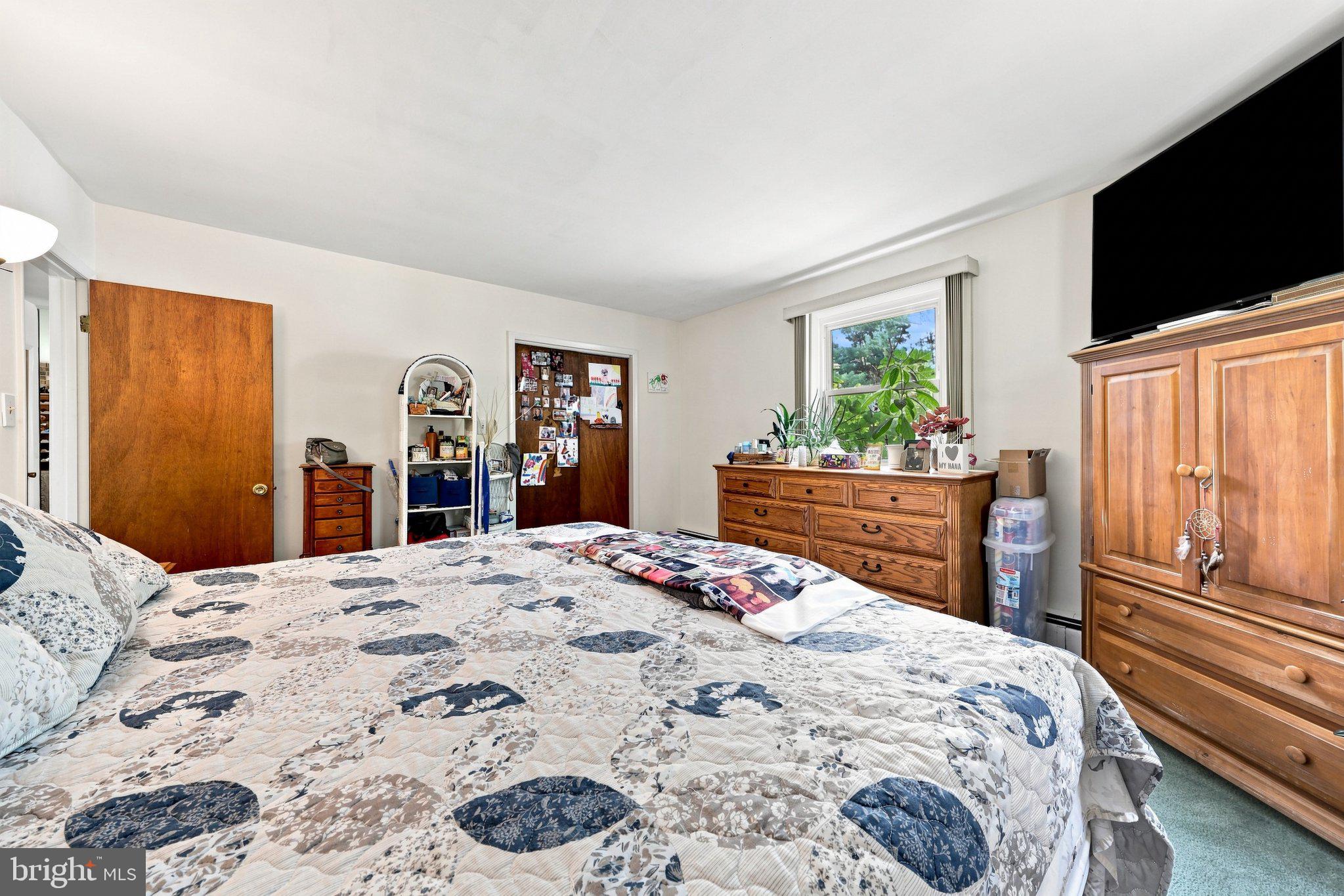 116 East Ridgewood Avenue Absecon, NJ 08205 - Photo 33 of 49 Cozy bedroom with natural light.