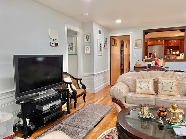 $3,600 | 470 Pleasant Street, Canton, MA 02021
