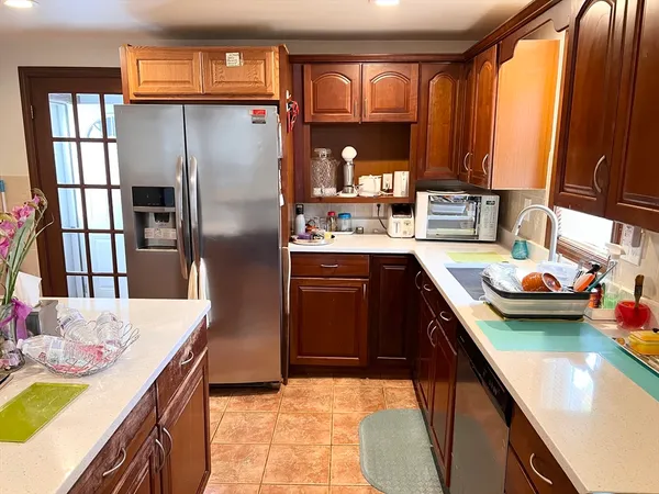 $3,600 | 470 Pleasant Street, Canton, MA 02021
