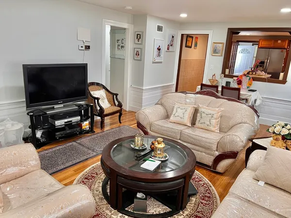 $3,600 | 470 Pleasant Street, Canton, MA 02021