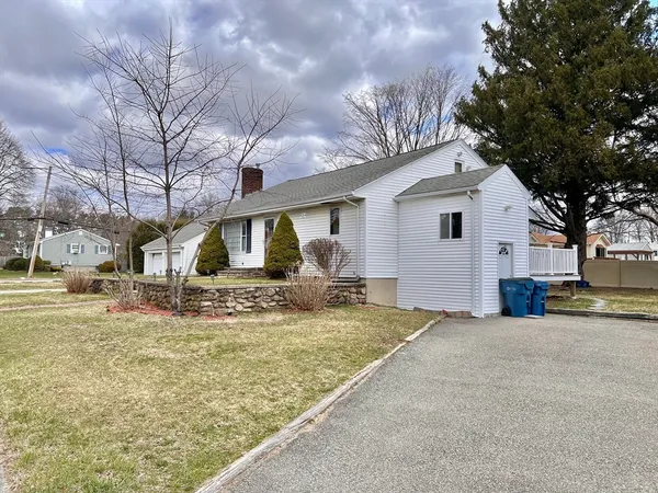 $3,600 | 470 Pleasant Street, Canton, MA 02021