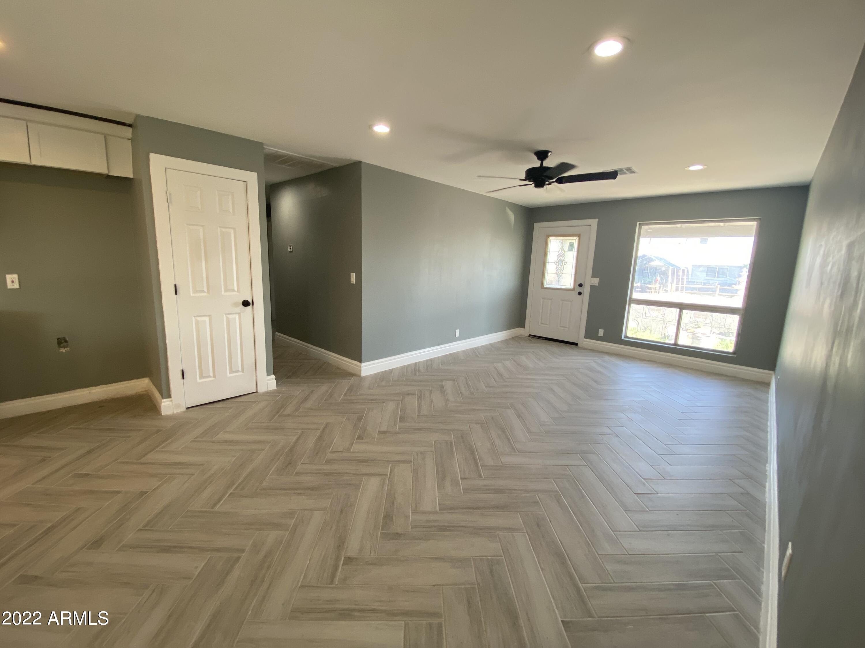 923 East Carson Road Phoenix, AZ 85042 - Photo 10 of 30 Photo Aug 25, 8 05 49 AM
