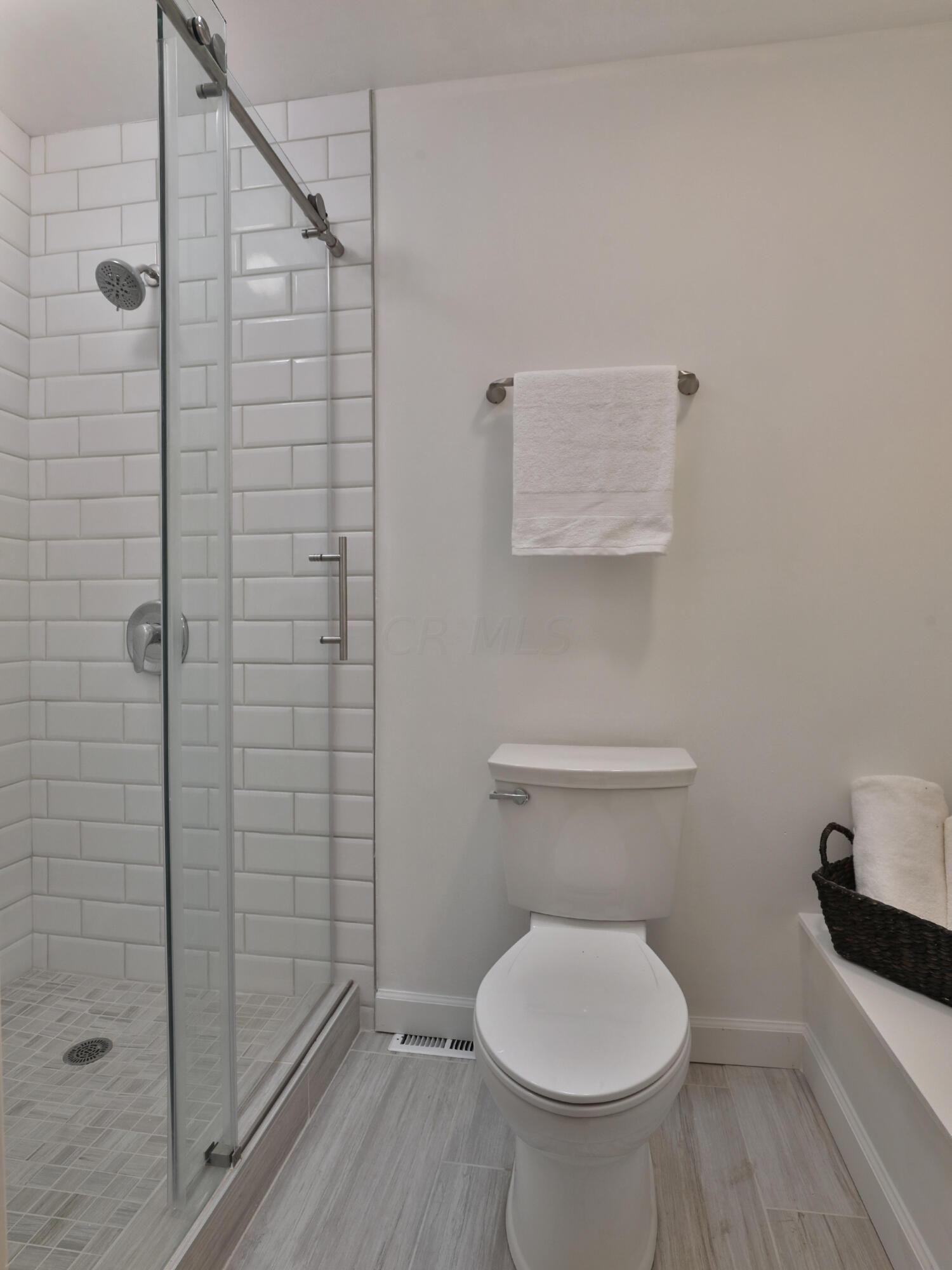 2217 Haverford Road Columbus, OH 43220 - Photo 26 of 50 2217-Haverford-47