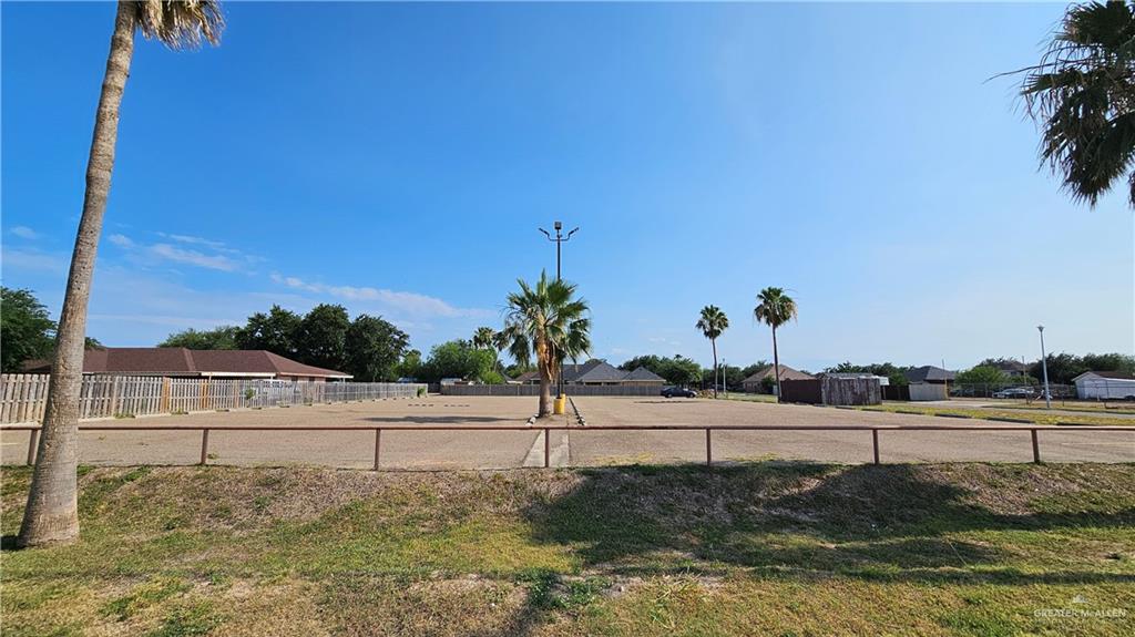 712 Us Highway La Joya, TX 78560 - Photo 1 of 10 a view of a yard