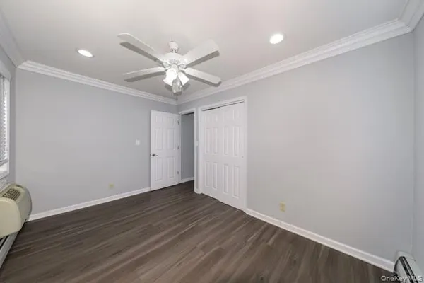 $2,365 | 64 South Clinton Avenue, Unit 2B, Bay Shore, NY 11706