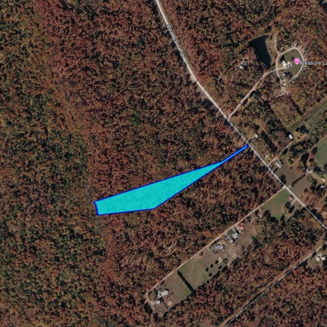 1 Coal Bank Road Sparta, TN 38583 - Photo 4 of 8 a view of a yard with wooden fence