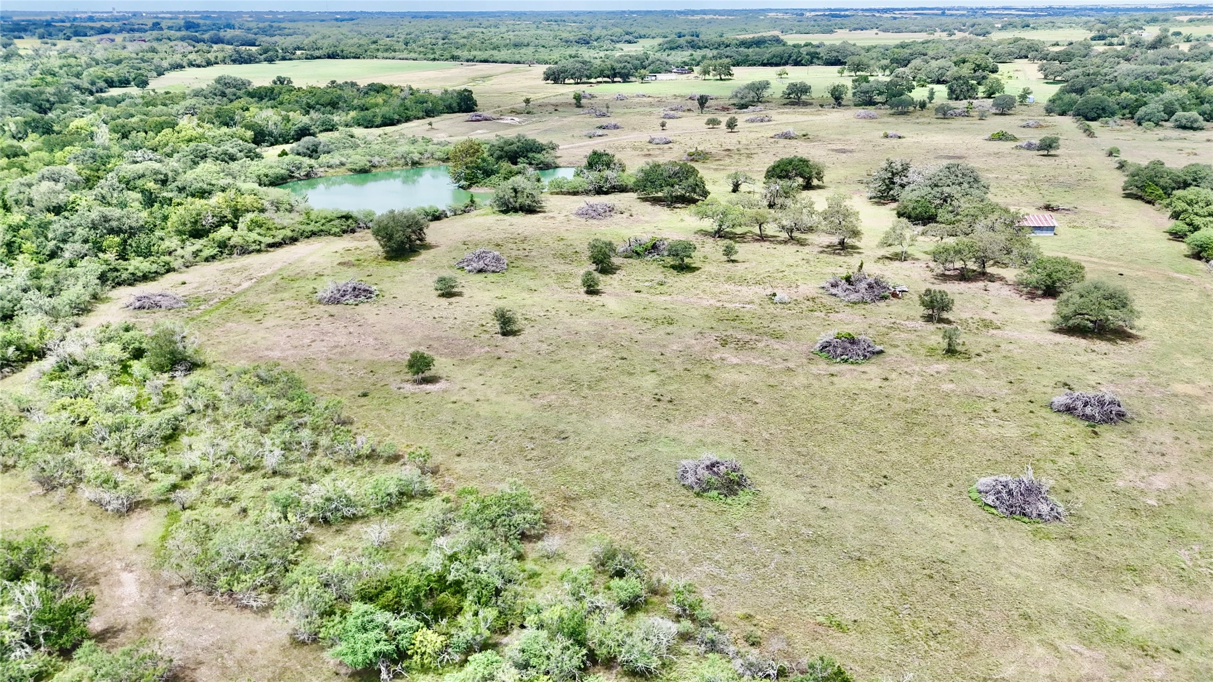 312 County Road 312 Yoakum, TX 77995 - Photo 4 of 28