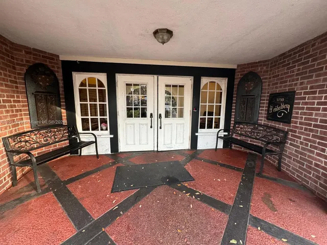 $1,600 | 3730 Inverrary Drive, Unit 3U, Lauderhill, FL 33319