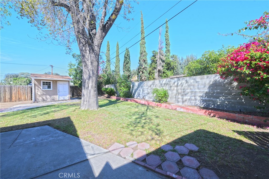 10028 Mildred Court Riverside, CA 92503 - Photo 33 of 50 a view of yard with patio