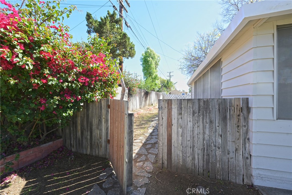10028 Mildred Court Riverside, CA 92503 - Photo 34 of 50 a view of a wooden fence