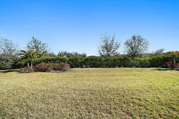 $3,900 | 4749 Antrim Drive, Sarasota, FL 34240