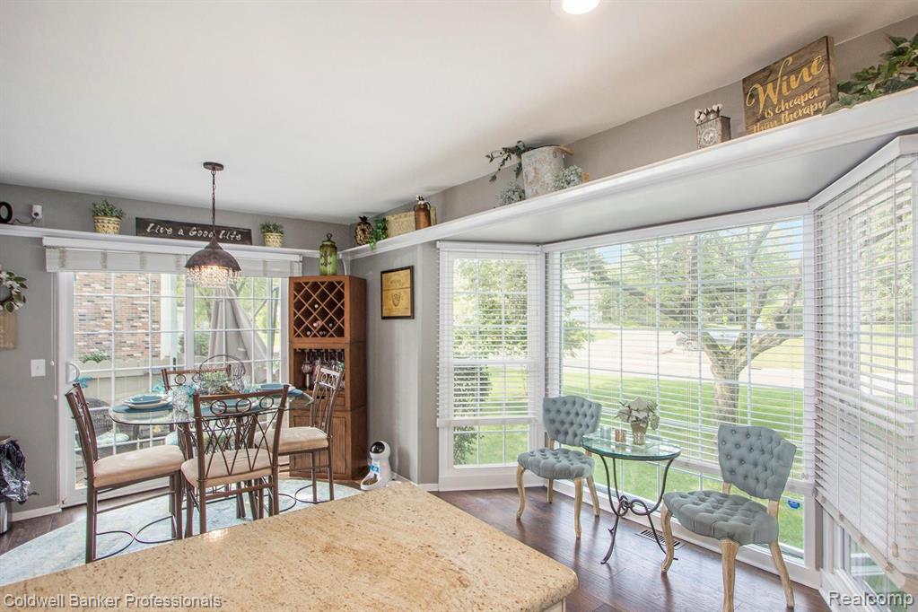 1324 Brook Lane Rochester Hills, MI 48306 - Photo 5 of 21