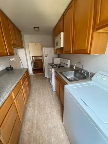 $710,000 | 385 Grand Street, Unit L904 | Lower East Side