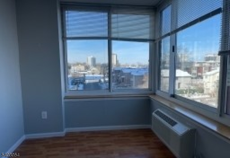 100 Old Palisade Road Fort Lee, NJ 07024 - Photo 3 of 9