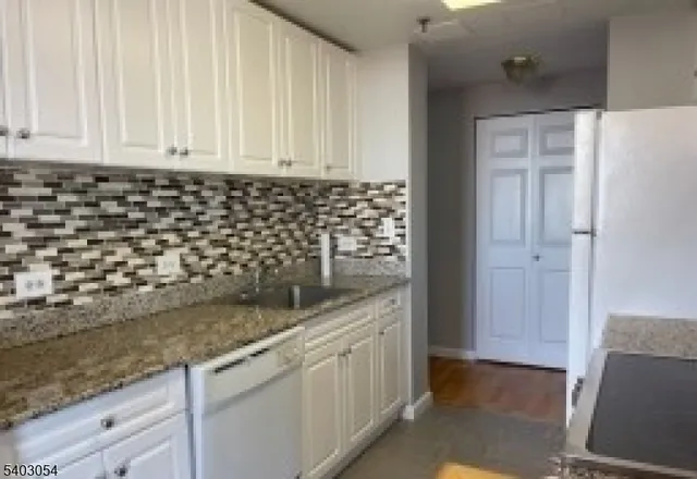 $4,500 | 100 Old Palisade Road, Fort Lee, NJ 07024