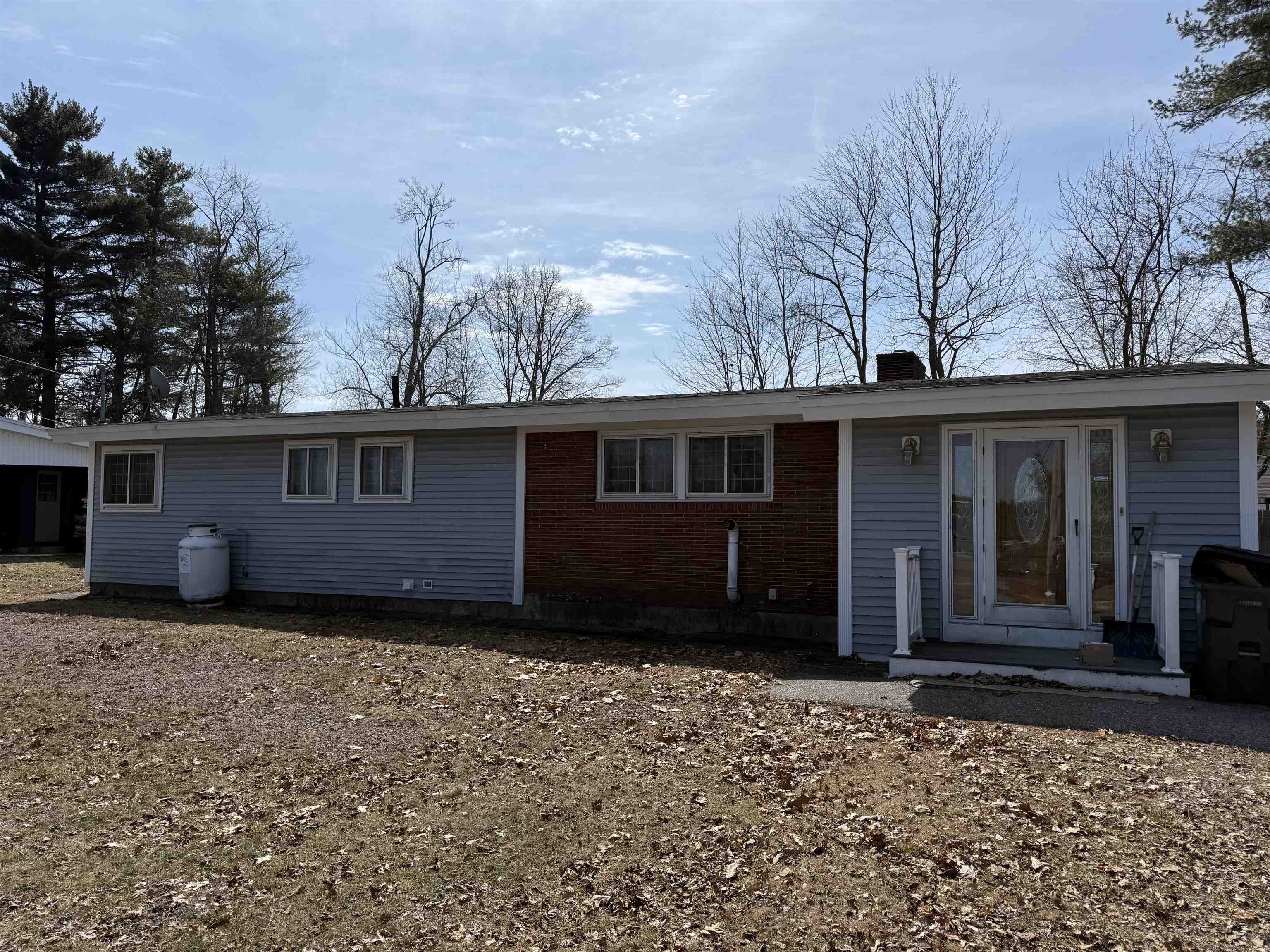 21 Roycraft Road Manchester, NH 03103 - Photo 1 of 17 Gallery Image 1