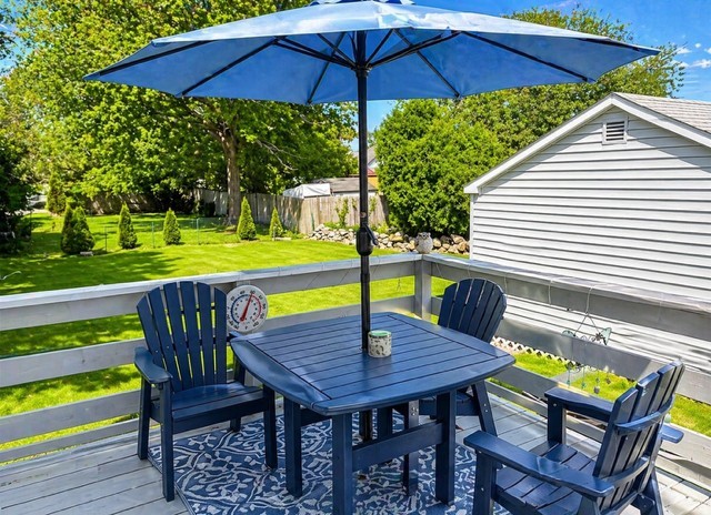 65 Maple Avenue Middletown, RI 02842 - Photo 11 of 12