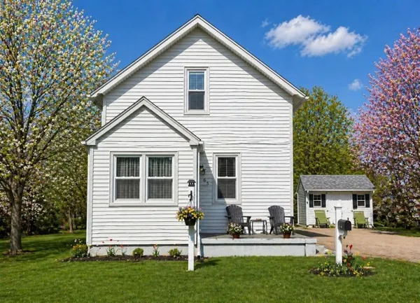 $3,200 | 65 Maple Avenue, Middletown, RI 02842