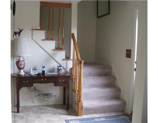 47 Carlsbad Road Plum, PA 15239 - Photo 7 of 18 Entry/Foyer.