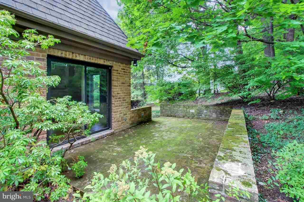860 Upland Road York, PA 17403 - Photo 3 of 36 Gallery Image 3