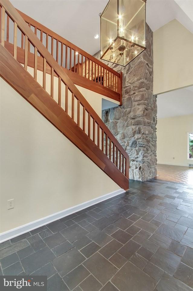 860 Upland Road York, PA 17403 - Photo 4 of 36 Gallery Image 4