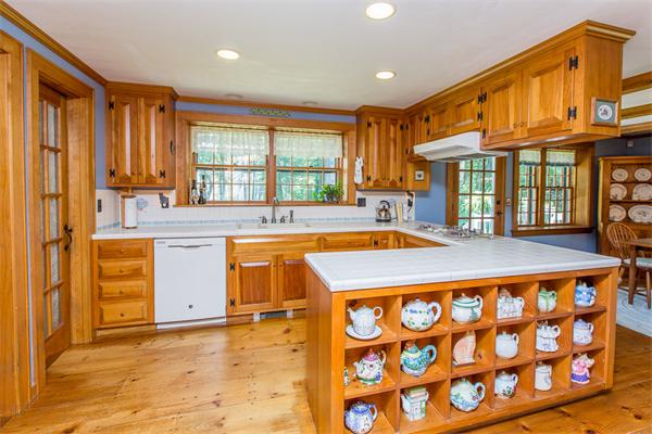 195 Wilder Road Bolton, MA 01740 - Photo 5 of 29