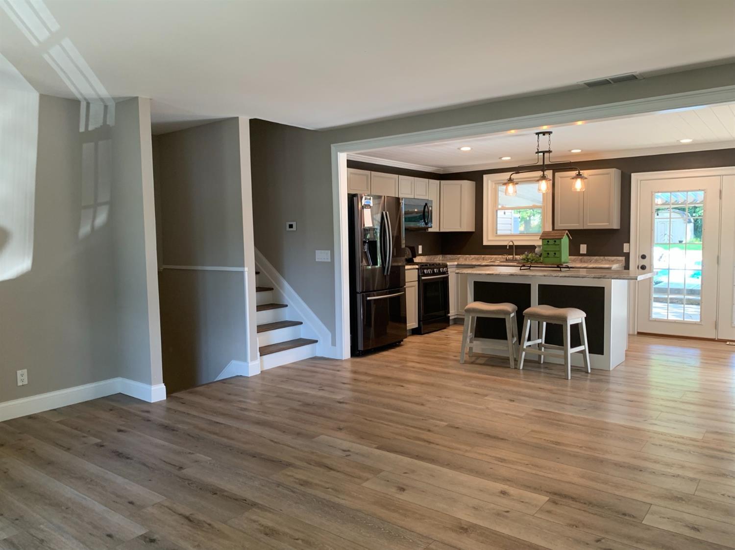 8965 Zoellner Road Cincinnati, OH 45251 - Photo 4 of 32 Gallery Image 4