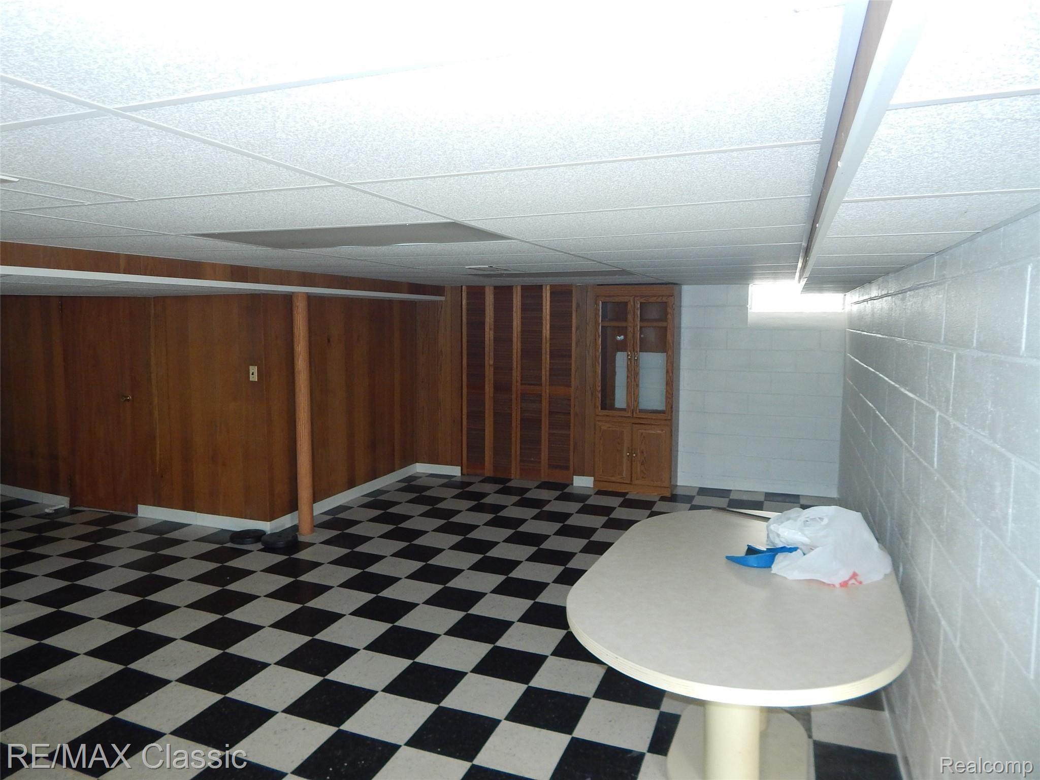 1705 Broadstone Road Grosse Pointe, MI 48236 - Photo 27 of 31 DSCN4736.JPG
