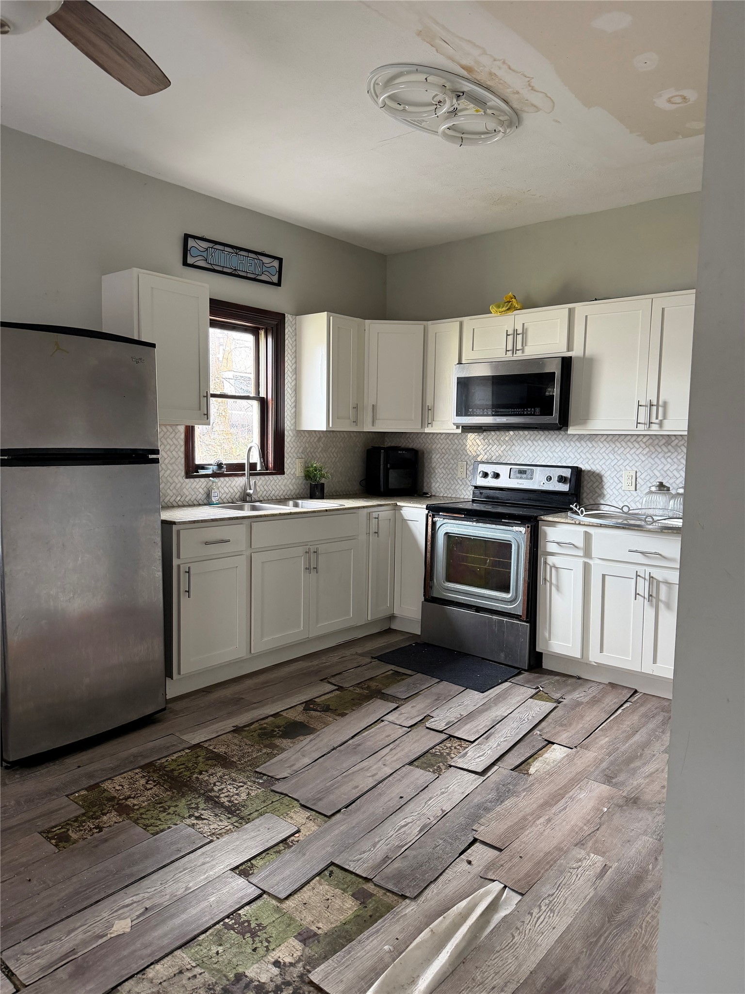 1115 Raspberry Street Erie, PA 16502 - Photo 5 of 16 Gallery Image 5