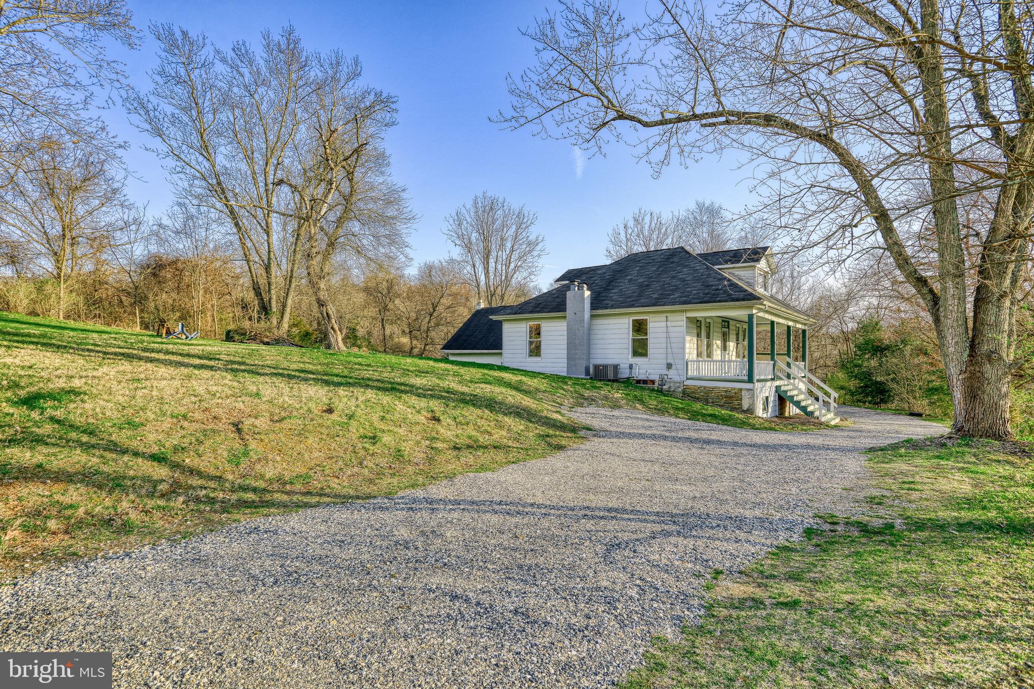 755 Valley Road York, PA 17403 - Photo 3 of 36 Gallery Image 3