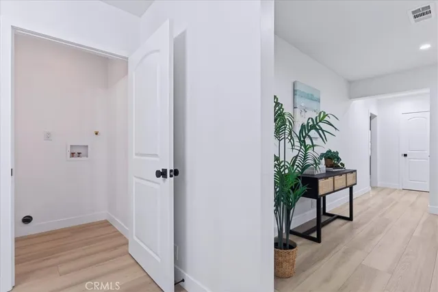 $1,389,000 | 3825 Edgehill Drive, Los Angeles, CA 90008